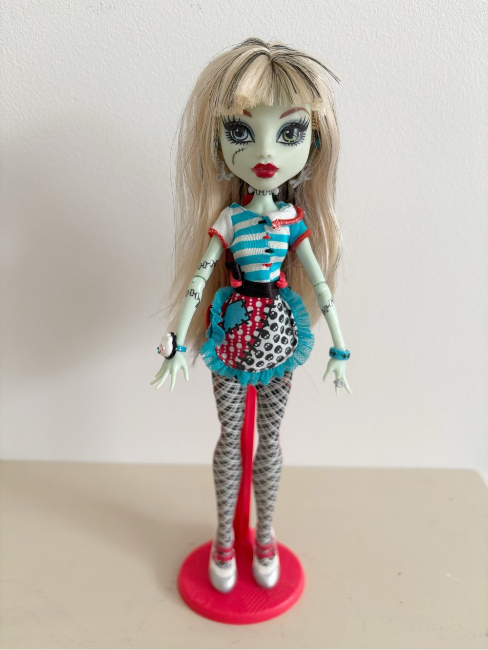 Monster High Home Ick Frankie Stein Doll Two outfits Included *Read Description